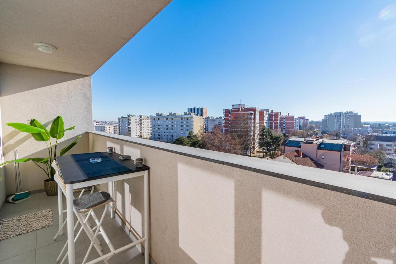 Flexible Selfcheckins 30 - Zagreb - Garage - Electric Vehicle Ccharger - Big Loggia - New - Apartments Repinc 30 ภายนอก รูปภาพ